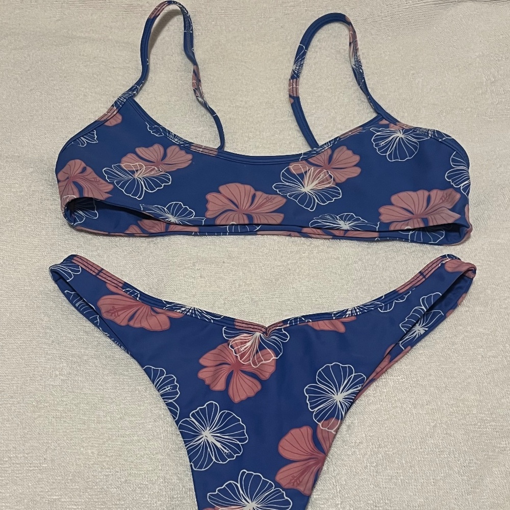 Benoa swim blue crush set